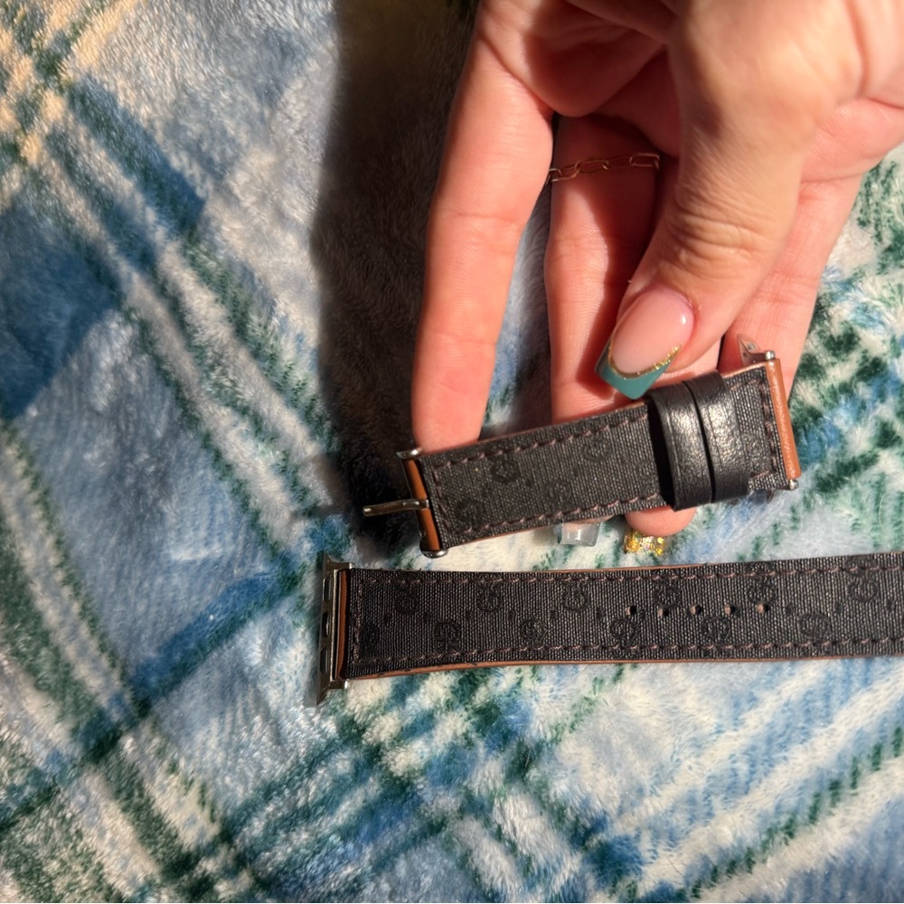 Authentic repurposed Gucci Apple Watch Band – Fits 38/40mm - Picture 3 of 3
